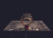 巴特勒意外战胜澳大利亚队，比赛局势复杂引爆全场！赛场气氛高涨